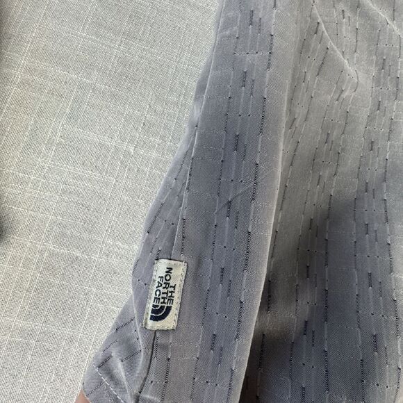 The North Face Womens Long Sleeve Button Down Fitted Shirt Side Pocket Sz Large - Picture 10 of 11